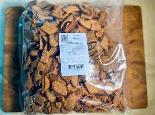 Креветки вяленые: Гренки черные со вкусом буженины