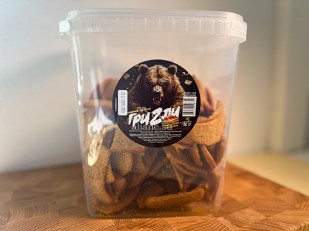 Мясные снеки: Ведро Ржаные гренки со вкусом Баварские колбаски (1 кг)